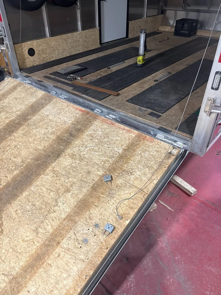 Snow Trailer — Finished Hinges