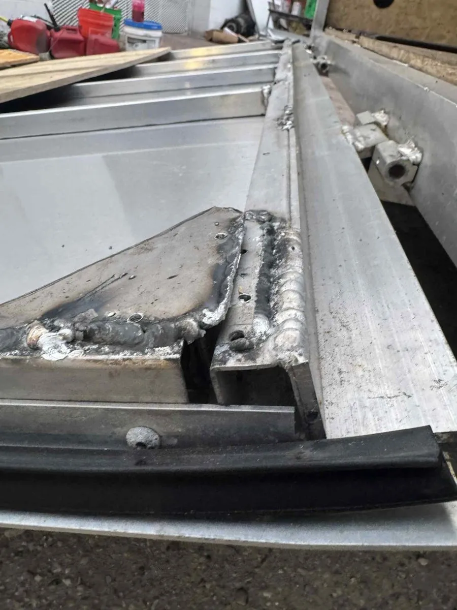 Snow Trailer — Frame